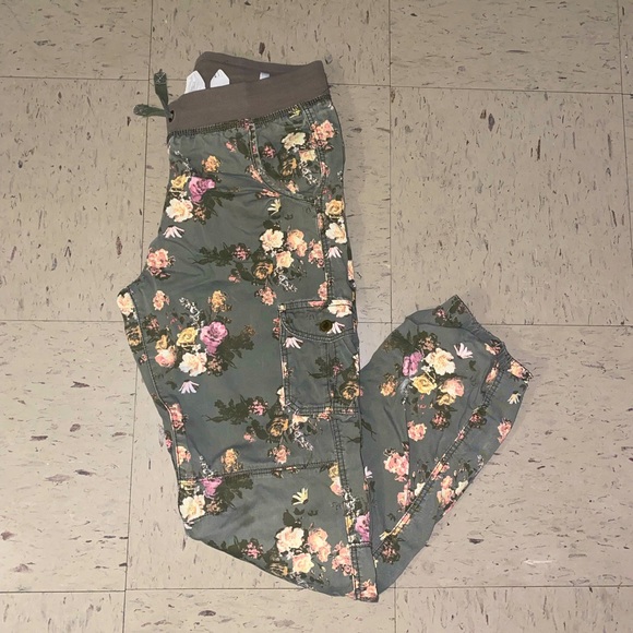 Floral Print Cargos - Picture 1 of 3